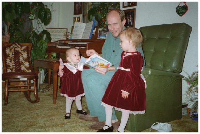 1997-12-xmasdan-onna-brook.jpg